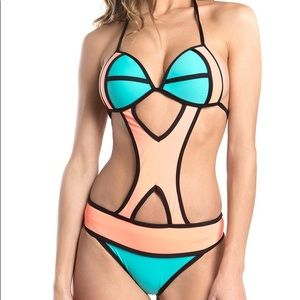 Colorblock Cutout Halter One Piece Swimsuit